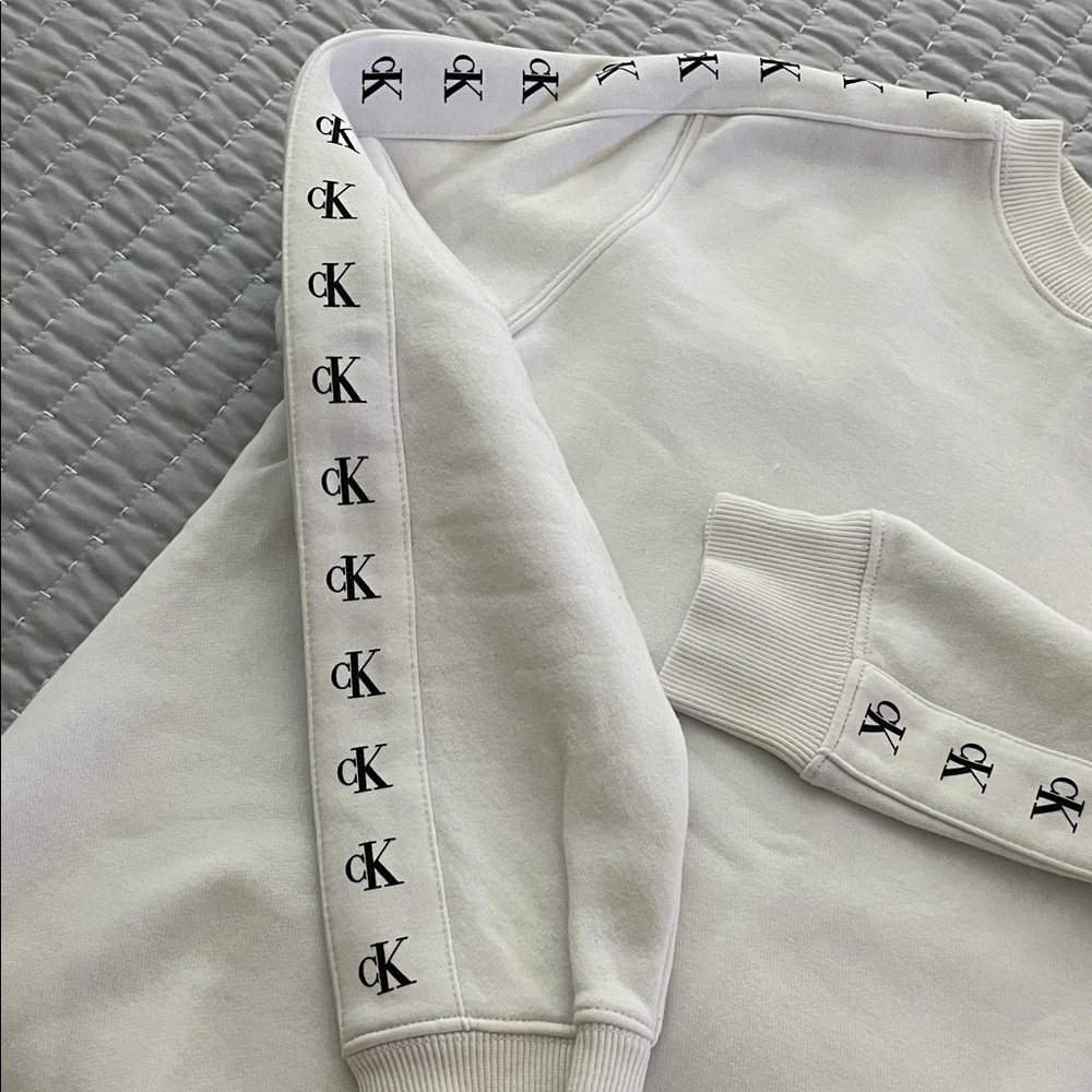 Calvin Klein White Logo Sweatshirt Crewneck Size Small Excellent Condition - Picture 3 of 5